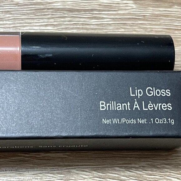 Laritzy Cosmetics BNIB Effortless High-Gloss Hydrating Lipgloss in Vibe - Picture 4 of 6